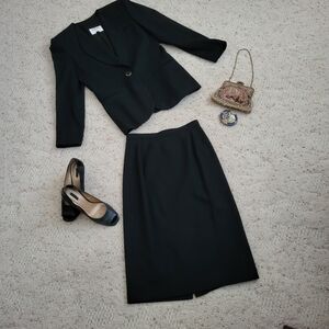 Kasper by ASL suit, shorter jacket style, A line skirt with back slit.